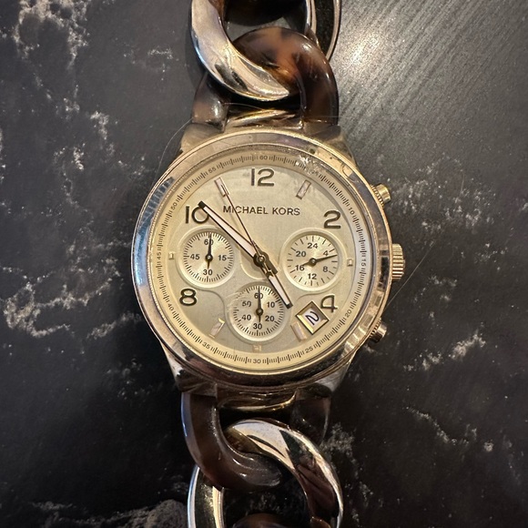 Michael Kors tortoise and gold watch - Picture 2 of 2